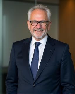 Professional portrait of Dr. Frederik Hansen